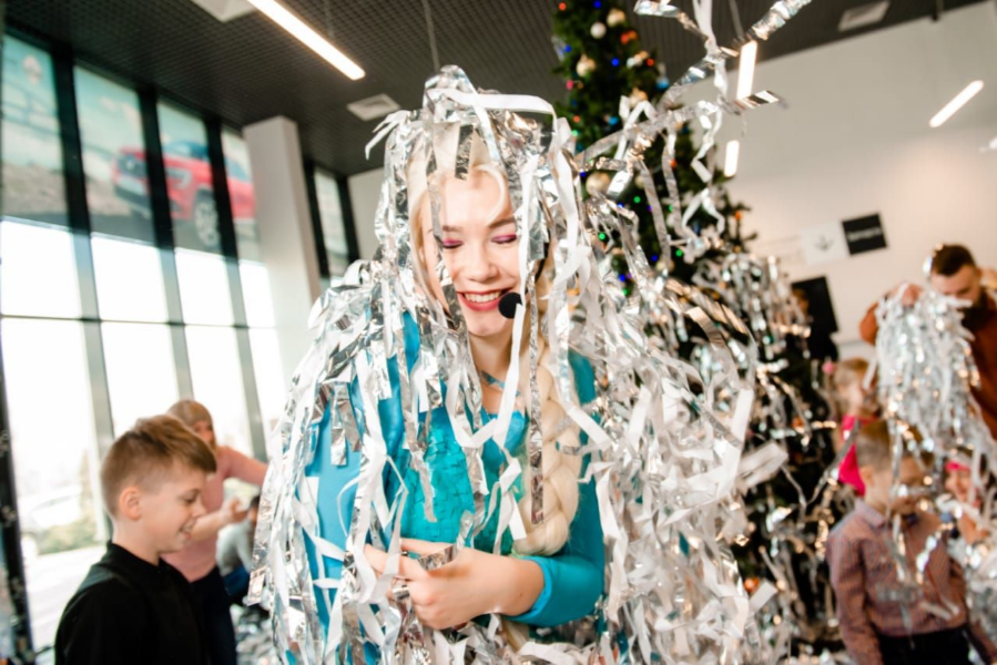 Аниматор Бумажная вечеринка на детский праздник в Пятигорске, Ессентуках, Минеральных Водах