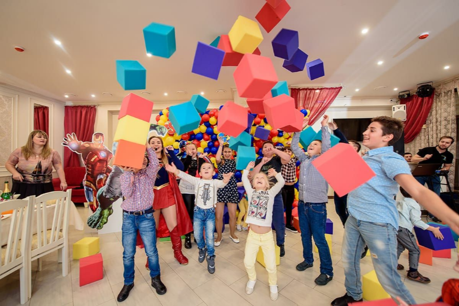 Аниматор Поролон шоу на детский праздник в Пятигорске, Ессентуках, Минеральных Водах