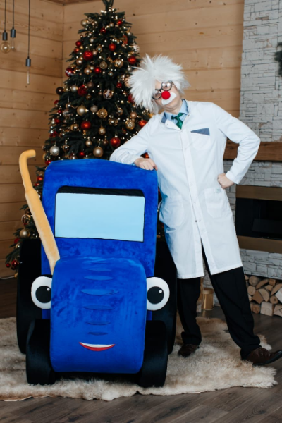 Аниматор Синий трактор на детский праздник в Пятигорске, Ессентуках, Минеральных Водах