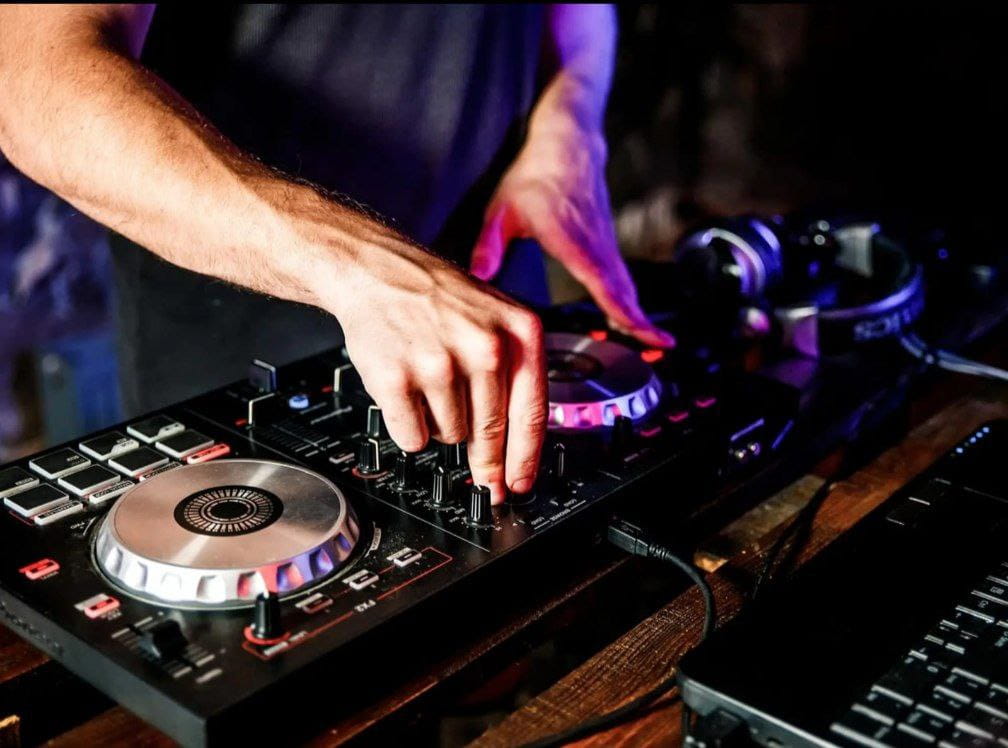 Аниматор Диджей на детский праздник в Пятигорске, Ессентуках, Минеральных Водах